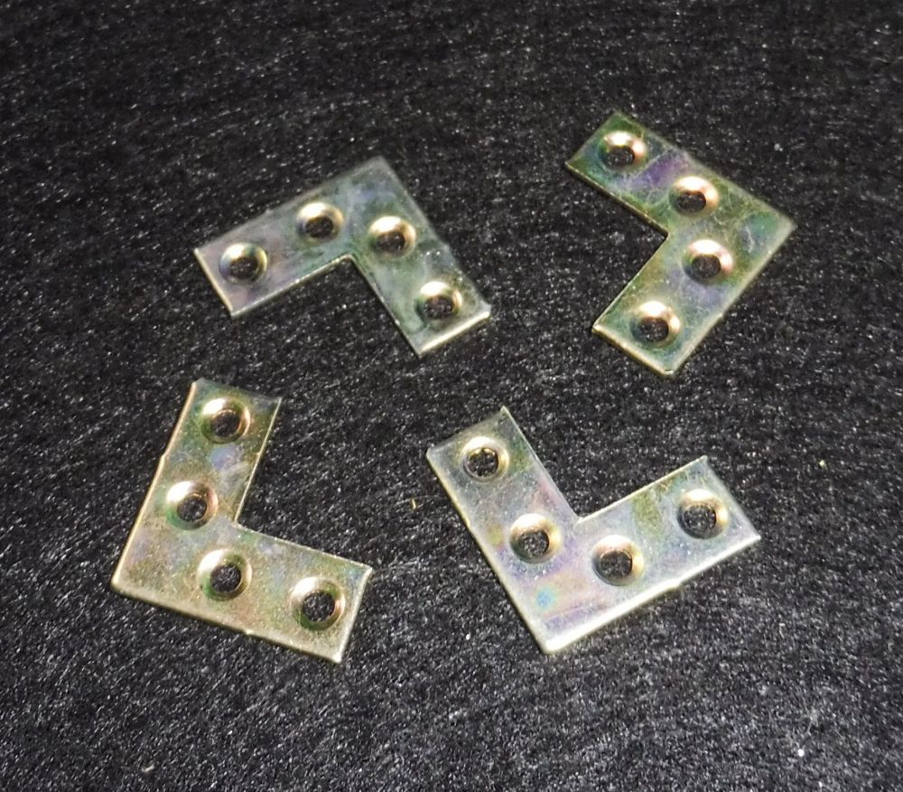 4 Möbelwinkel 25 x 25 mm gelb verzinkt